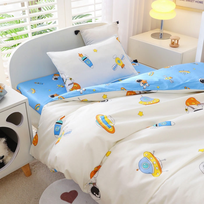 91家纺网 家纺一手货源 找家纺 2025年新款幼儿园全棉被子三件套宝宝入园纯棉六件套被褥午睡被套遨游太空