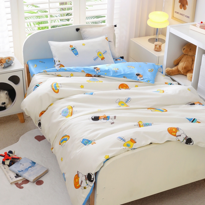 91家纺网 家纺一手货源 找家纺 2025年新款幼儿园全棉被子三件套宝宝入园纯棉六件套被褥午睡被套遨游太空