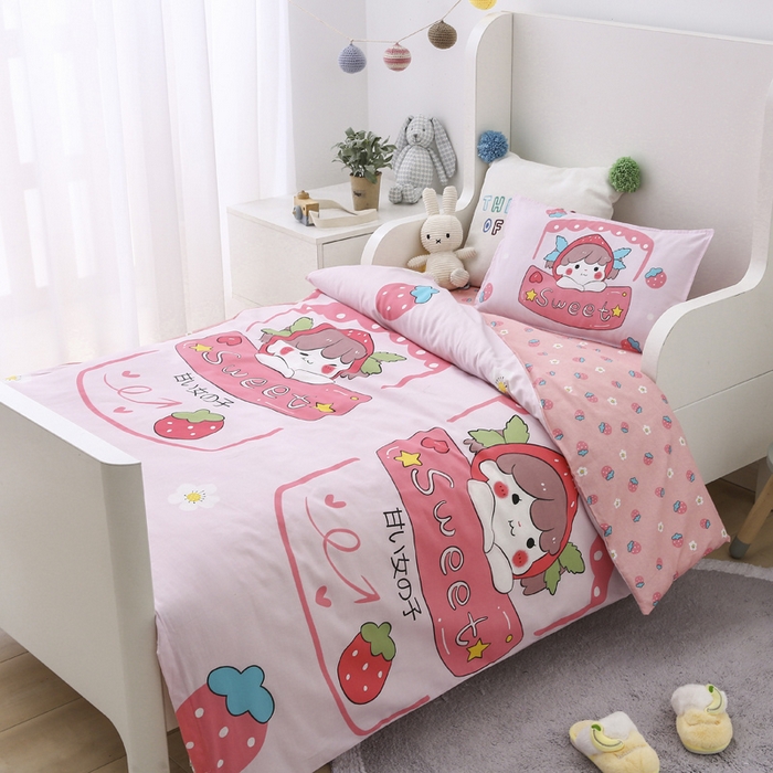 91家纺网 家纺一手货源 找家纺 2025年新款幼儿园全棉被子三件套宝宝入园纯棉六件套被褥午睡被套草莓女孩