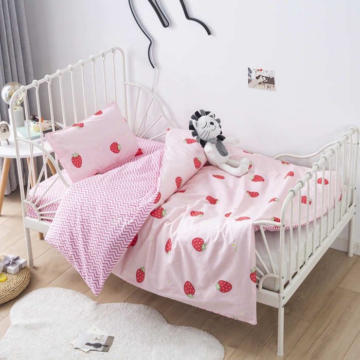 91家纺网 家纺一手货源 找家纺 2025年新款幼儿园全棉被子三件套宝宝入园纯棉六件套被褥午睡被套草莓甜心