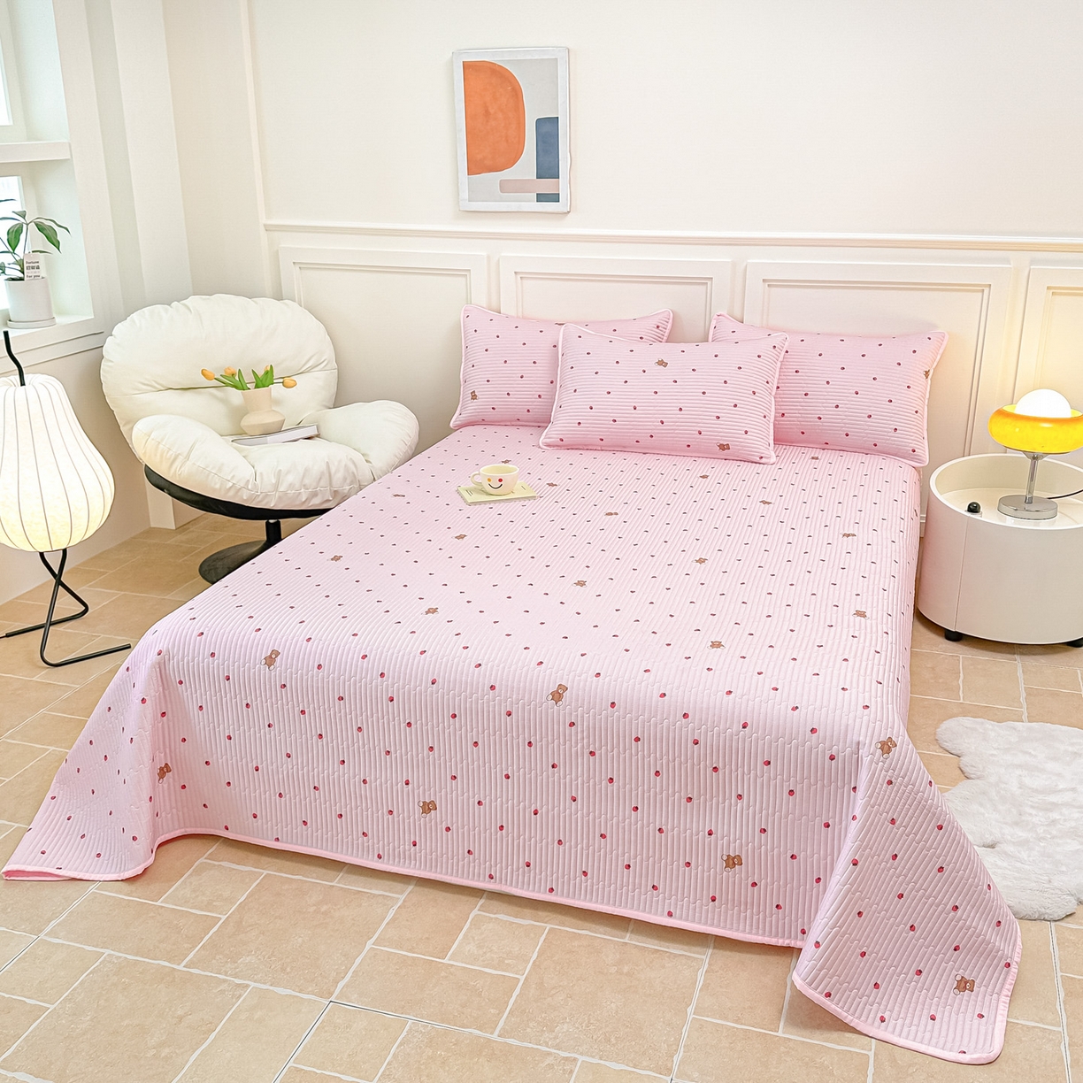 91家纺网 家纺一手货源 找家纺 橘夏家纺 2025新款莱赛尔天丝轻奢风多功能床盖三件套软凉席盖毯 草莓小熊-粉