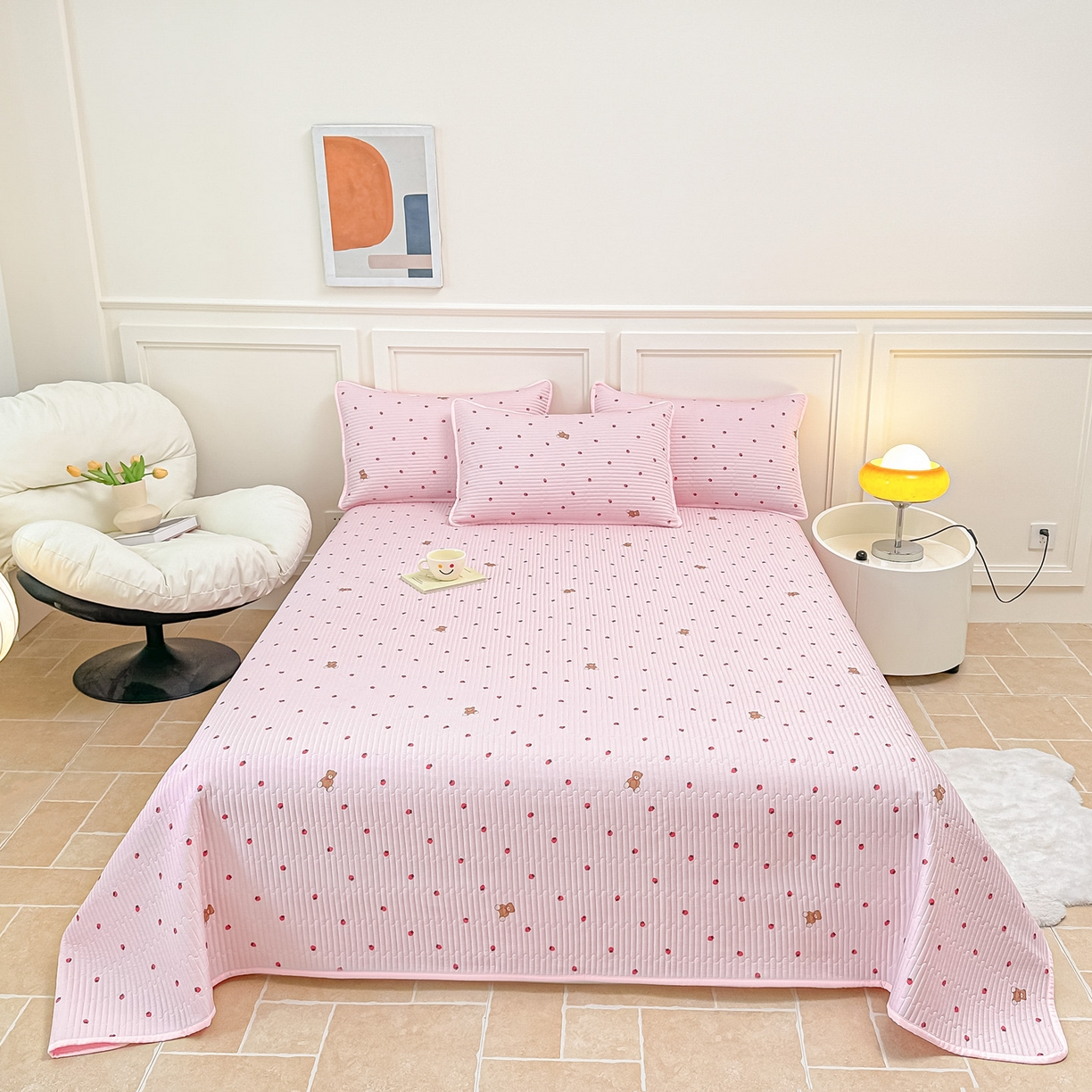 91家纺网 家纺一手货源 找家纺 橘夏家纺 2025新款莱赛尔天丝轻奢风多功能床盖三件套软凉席盖毯 草莓小熊-粉