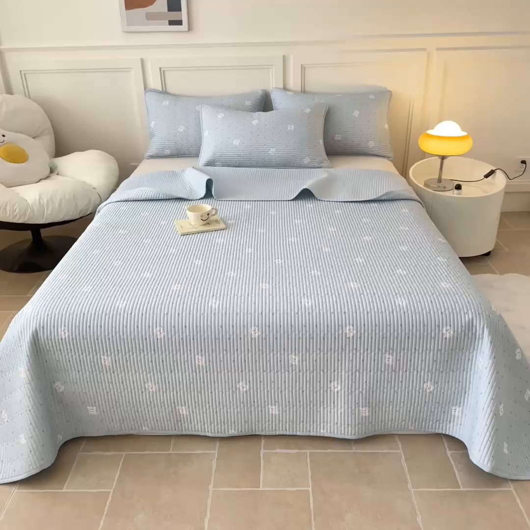 91家纺网 家纺一手货源 找家纺 橘夏家纺 2025新款莱赛尔天丝轻奢风多功能床盖三件套软凉席盖毯 萌宠小奶汪