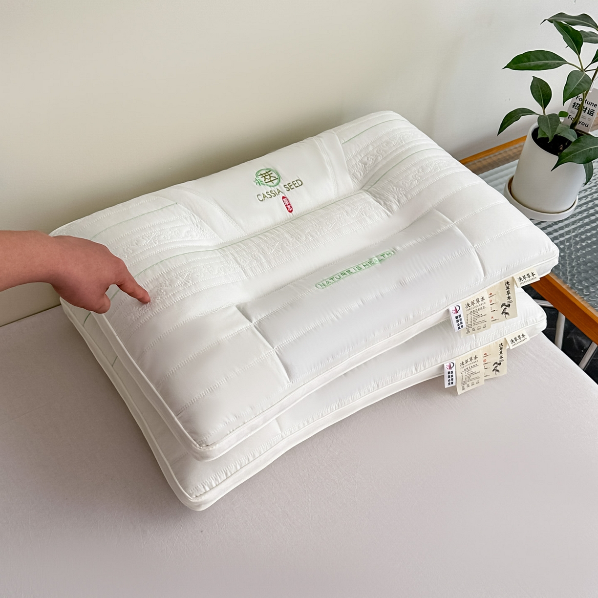 91家纺网 家纺一手货源 找家纺 橘夏家纺 2025新款颈椎疼痛专用护颈椎枕头牵引拉伸不塌陷助眠家用决明子枕芯 白