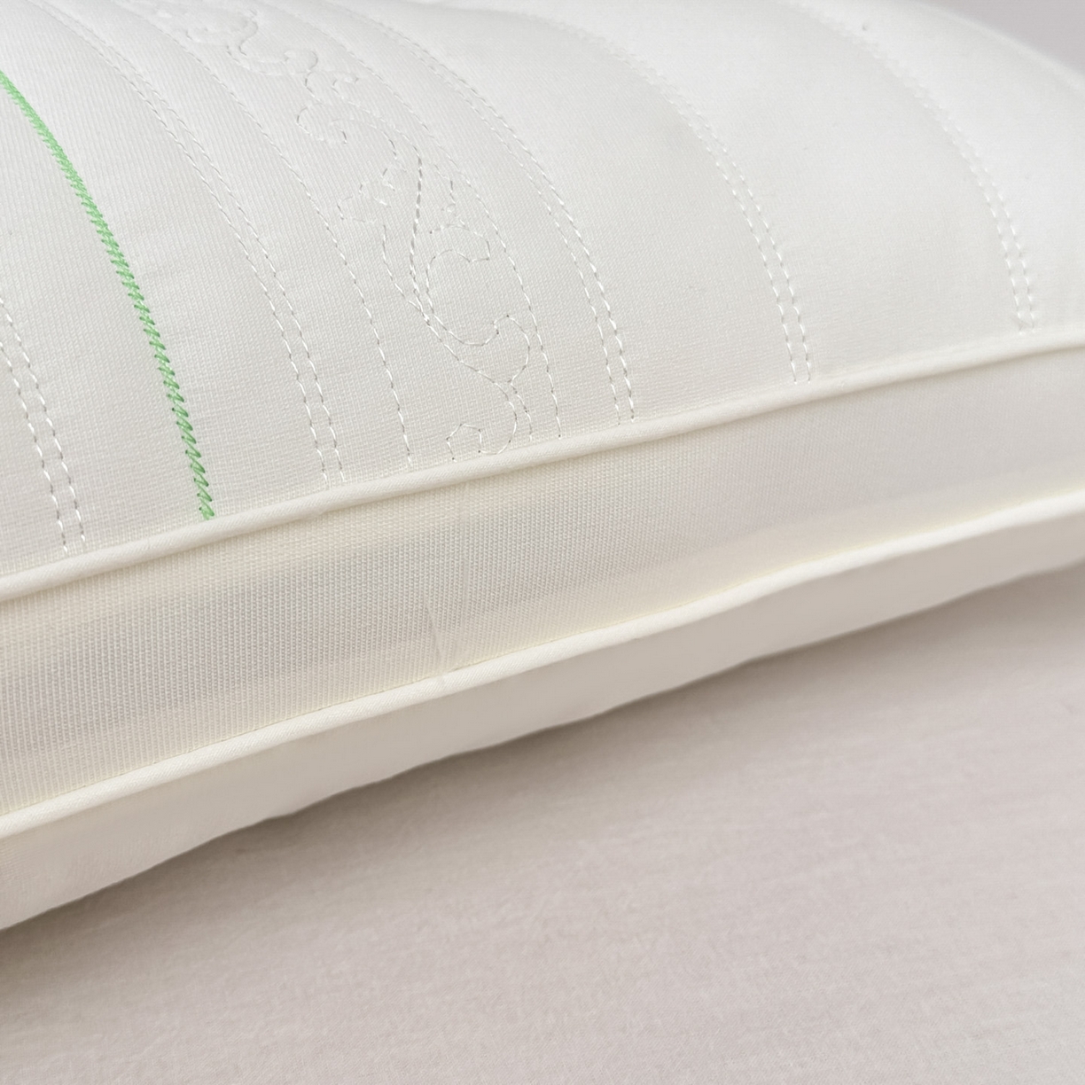 91家纺网 家纺一手货源 找家纺 橘夏家纺 2025新款颈椎疼痛专用护颈椎枕头牵引拉伸不塌陷助眠家用决明子枕芯 白