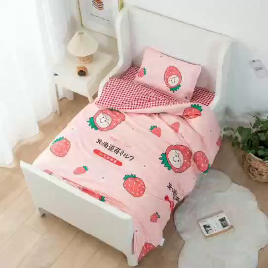 91家纺网 家纺一手货源 找家纺 2025年新款幼儿园全棉被子三件套宝宝入园纯棉六件套被褥午睡被套大草莓
