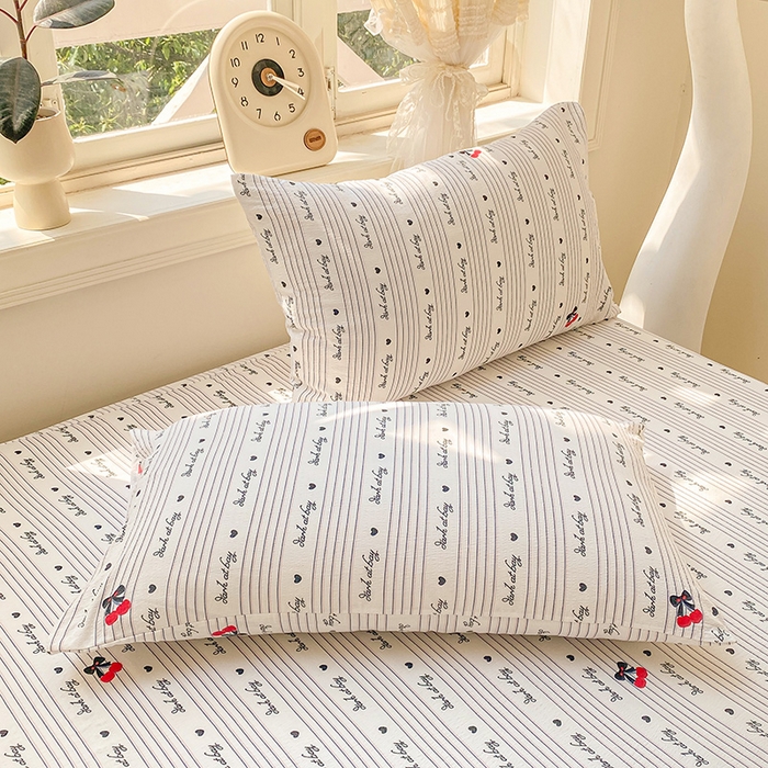 91家纺网 家纺一手货源 找家纺 眠势力 2025新款云感双层纱枕套ins奶油风云感超柔枕头套 字母樱桃