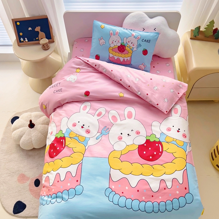 91家纺网 家纺一手货源 找家纺 2025年新款幼儿园全棉被子三件套宝宝入园纯棉六件套被褥午睡被套蛋糕兔子