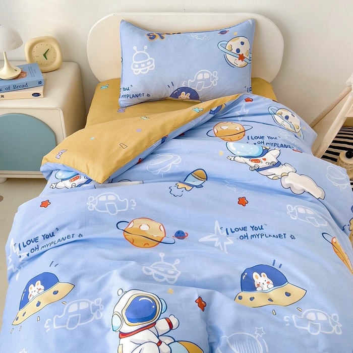 91家纺网 家纺一手货源 找家纺 2025年新款幼儿园全棉被子三件套宝宝入园纯棉六件套被褥午睡被套飞向太空