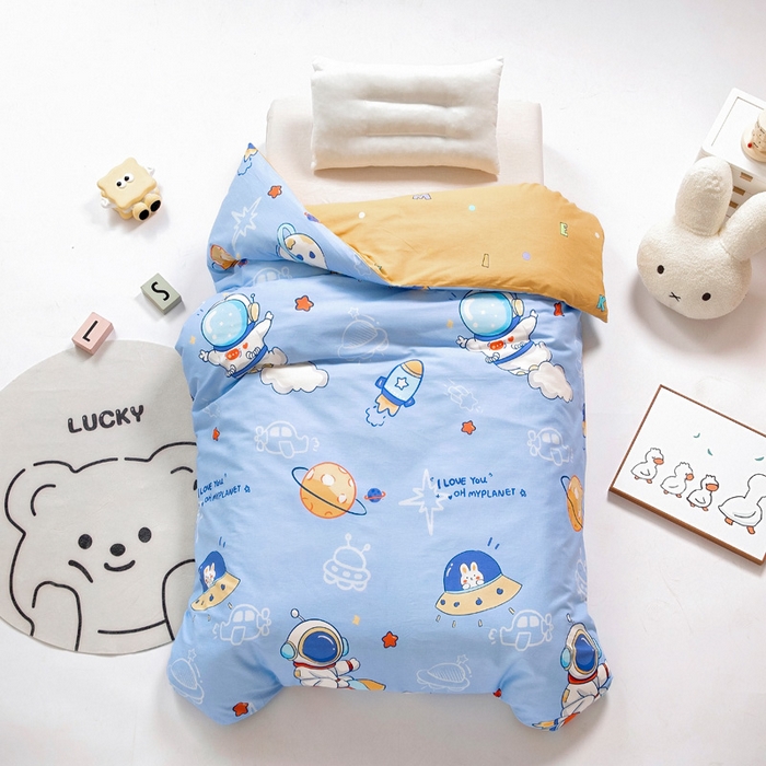 91家纺网 家纺一手货源 找家纺 2025年新款幼儿园全棉被子三件套宝宝入园纯棉六件套被褥午睡被套飞向太空