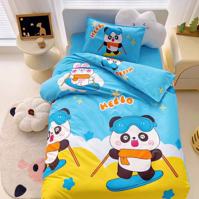 91家纺网 家纺一手货源 找家纺 2025年新款幼儿园全棉被子三件套宝宝入园纯棉六件套被褥午睡被套滑板熊猫
