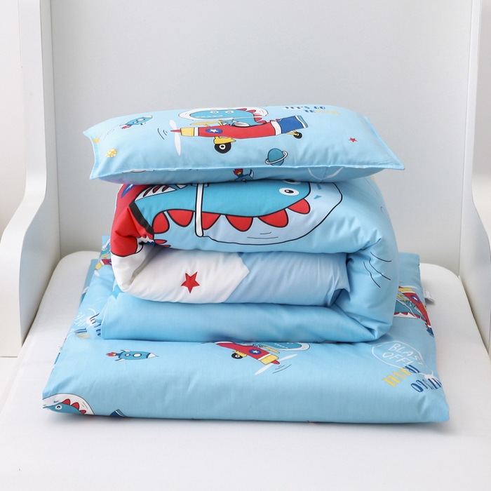 91家纺网 家纺一手货源 找家纺 2025年新款幼儿园全棉被子三件套宝宝入园纯棉六件套被褥午睡被套恐龙飞船