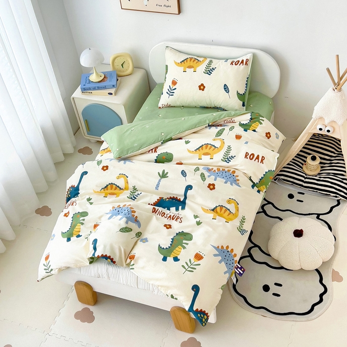 91家纺网 家纺一手货源 找家纺 2025年新款幼儿园全棉被子三件套宝宝入园纯棉六件套被褥午睡被套恐龙家族