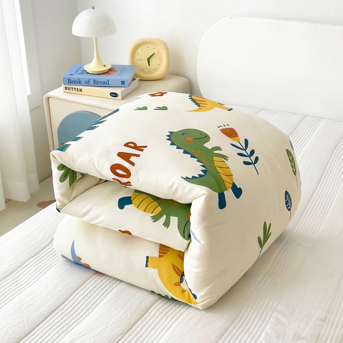 91家纺网 家纺一手货源 找家纺 2025年新款幼儿园全棉被子三件套宝宝入园纯棉六件套被褥午睡被套恐龙家族