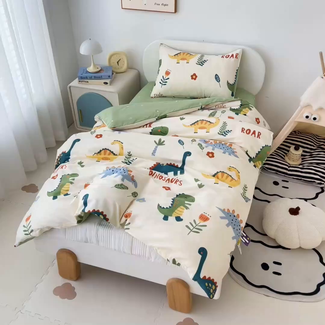 91家纺网 家纺一手货源 找家纺 2025年新款幼儿园全棉被子三件套宝宝入园纯棉六件套被褥午睡被套恐龙家族