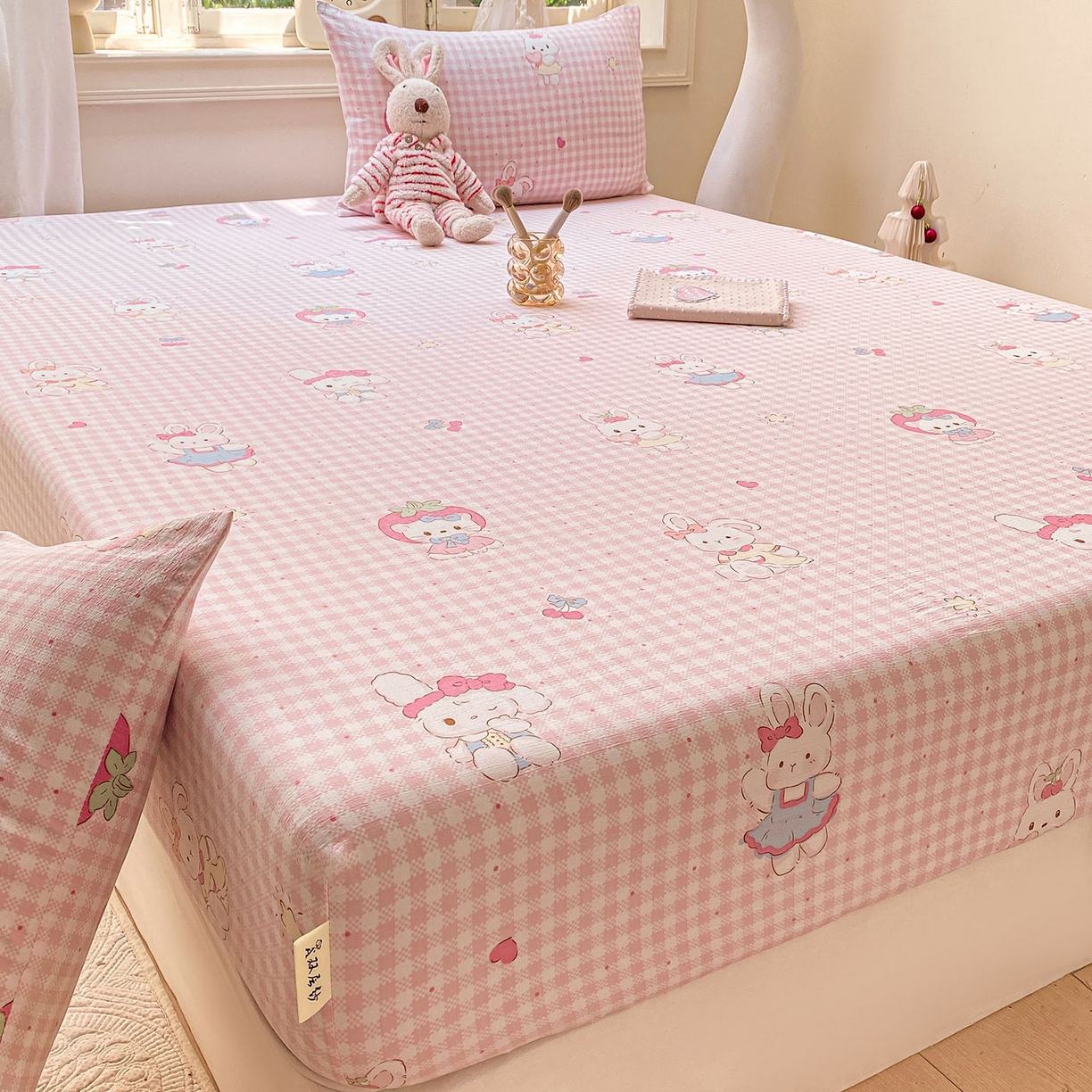 91家纺网 家纺一手货源 找家纺 眠势力 2025新款云感双层纱四件套床单款床笠款ins奶油风云感超柔 乖乖兔