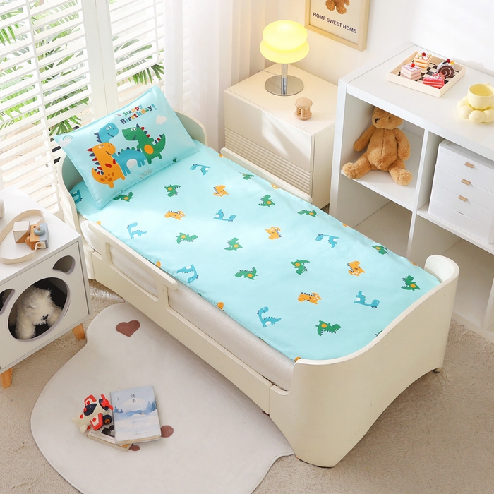 91家纺网 家纺一手货源 找家纺 2025年新款幼儿园全棉被子三件套宝宝入园纯棉六件套被褥午睡被套恐龙世界