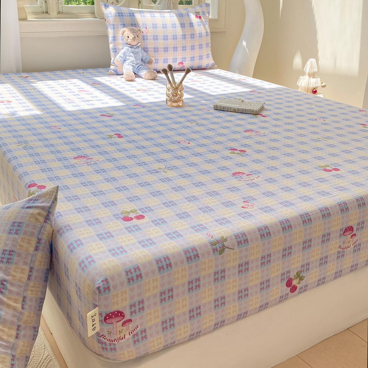 91家纺网 家纺一手货源 找家纺 眠势力 2025新款云感双层纱四件套床单款床笠款ins奶油风云感超柔 甜樱蜜语