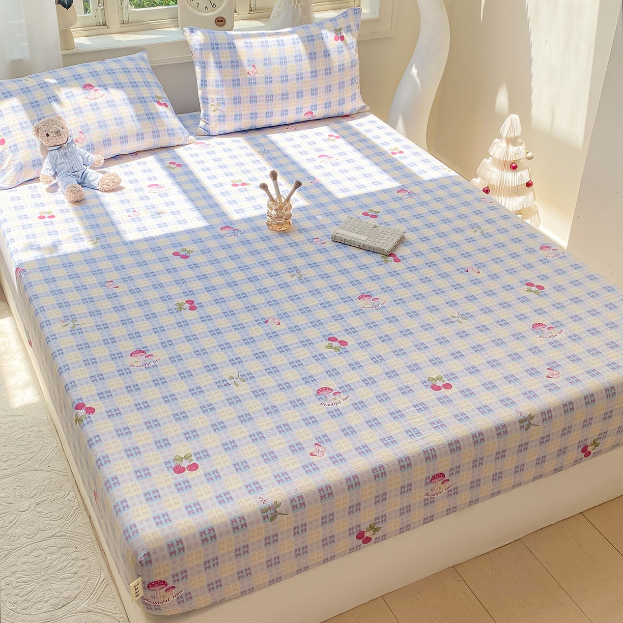 91家纺网 家纺一手货源 找家纺 眠势力 2025新款云感双层纱四件套床单款床笠款ins奶油风云感超柔 甜樱蜜语