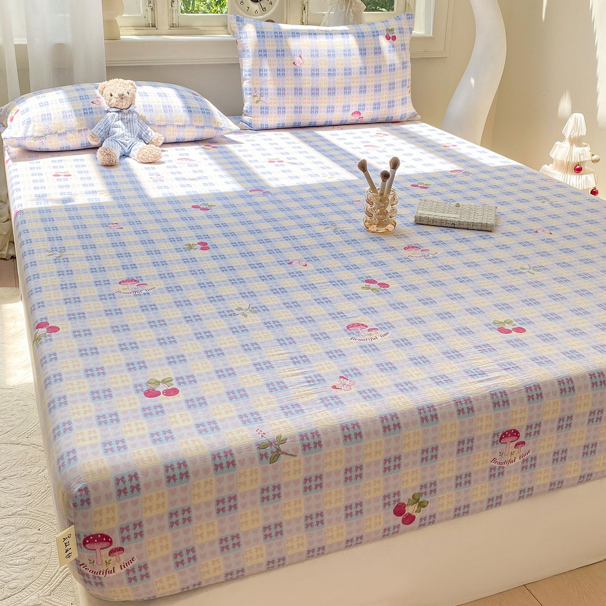 91家纺网 家纺一手货源 找家纺 眠势力 2025新款云感双层纱四件套床单款床笠款ins奶油风云感超柔 甜樱蜜语