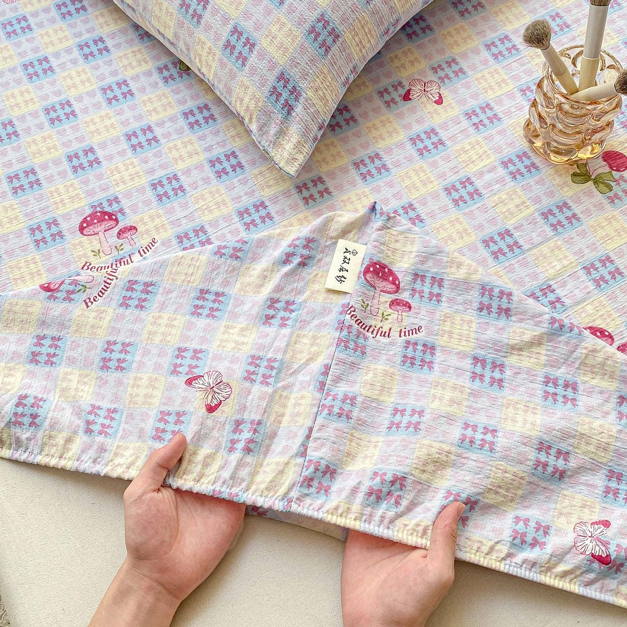 91家纺网 家纺一手货源 找家纺 眠势力 2025新款云感双层纱四件套床单款床笠款ins奶油风云感超柔 甜樱蜜语