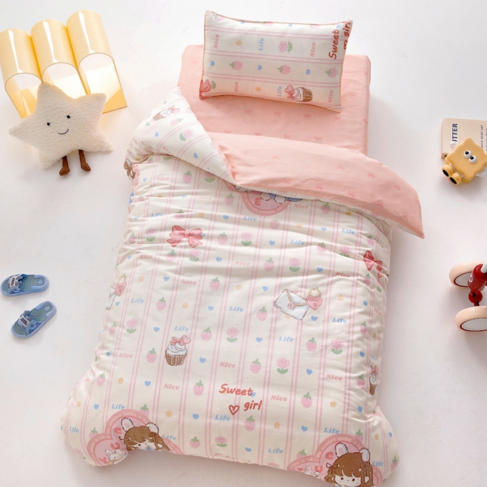 91家纺网 家纺一手货源 找家纺 2025年新款幼儿园全棉被子三件套宝宝入园纯棉六件套被褥午睡被套邻家女孩