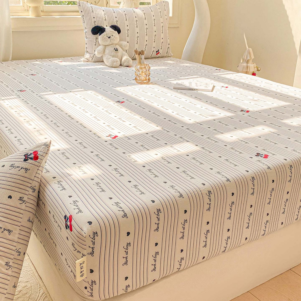 91家纺网 家纺一手货源 找家纺 眠势力 2025新款云感双层纱四件套床单款床笠款ins奶油风云感超柔 字母樱桃