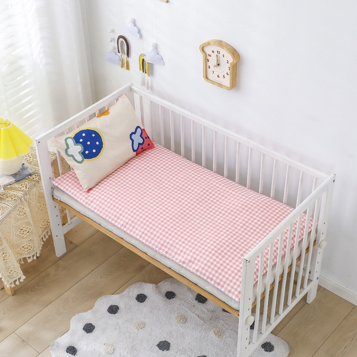 91家纺网 家纺一手货源 找家纺 2025年新款幼儿园全棉被子三件套宝宝入园纯棉六件套被褥午睡被套奶油草莓