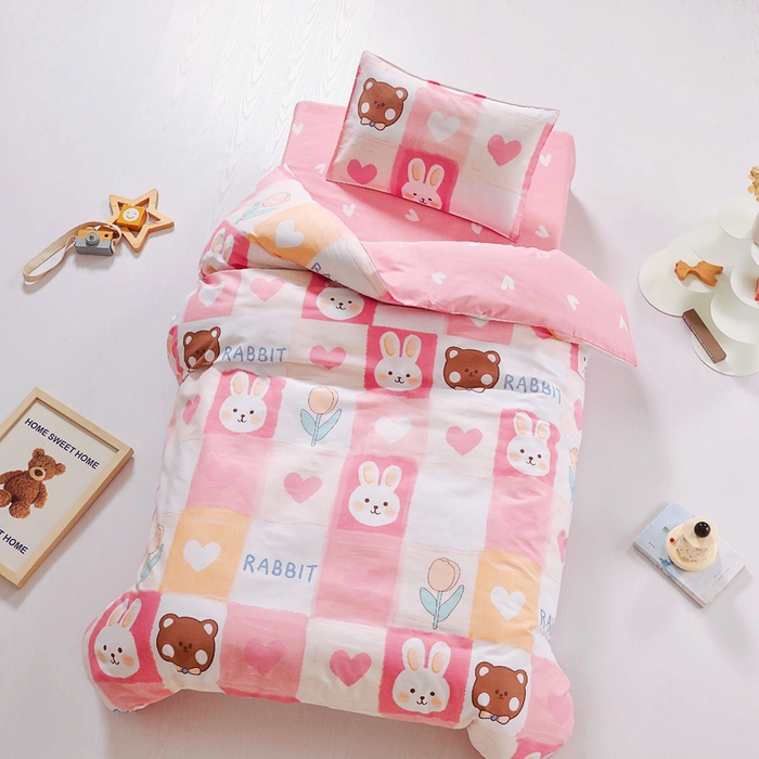 91家纺网 家纺一手货源 找家纺 2025年新款幼儿园全棉被子三件套宝宝入园纯棉六件套被褥午睡被套奶油兔