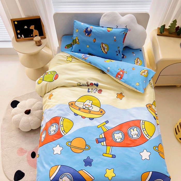 91家纺网 家纺一手货源 找家纺 2025年新款幼儿园全棉被子三件套宝宝入园纯棉六件套被褥午睡被套星际之旅