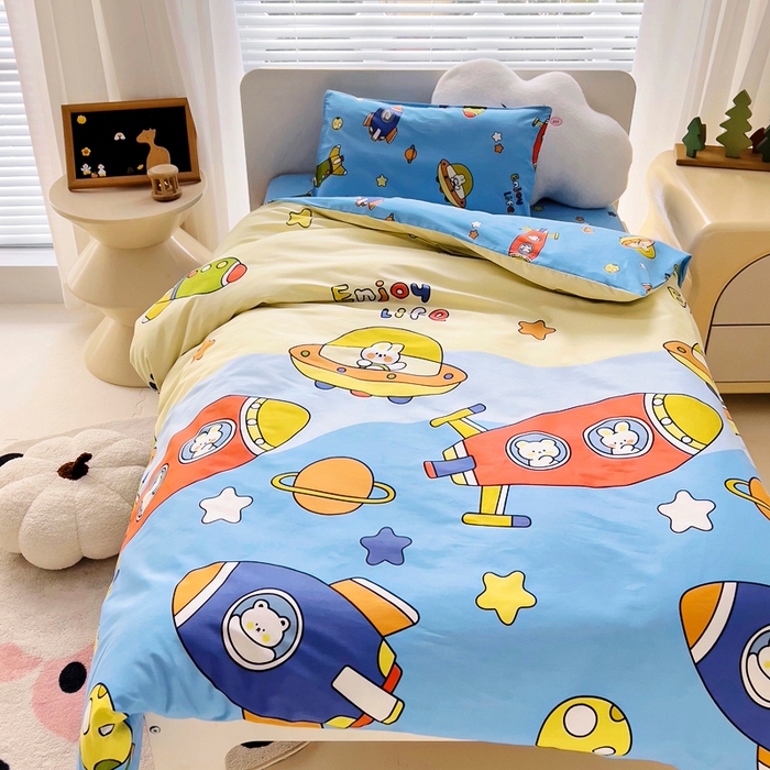 91家纺网 家纺一手货源 找家纺 2025年新款幼儿园全棉被子三件套宝宝入园纯棉六件套被褥午睡被套星际之旅