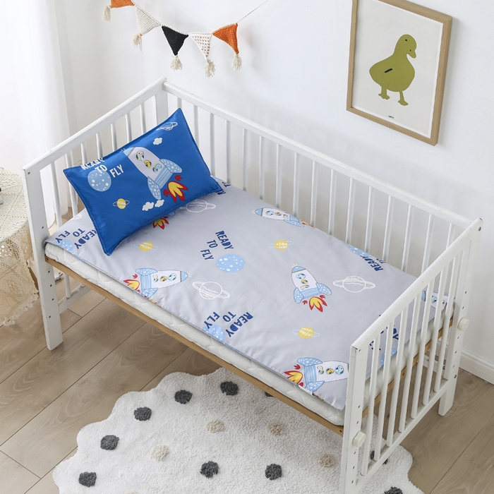 91家纺网 家纺一手货源 找家纺 2025年新款幼儿园全棉被子三件套宝宝入园纯棉六件套被褥午睡被套宇宙飞船