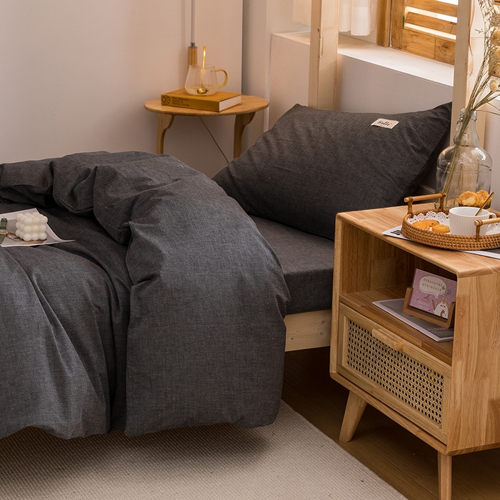 91家纺网 家纺一手货源 找家纺 柠萌家居 2025年新款色织A类学生宿舍床笠三件套床垫套 深灰