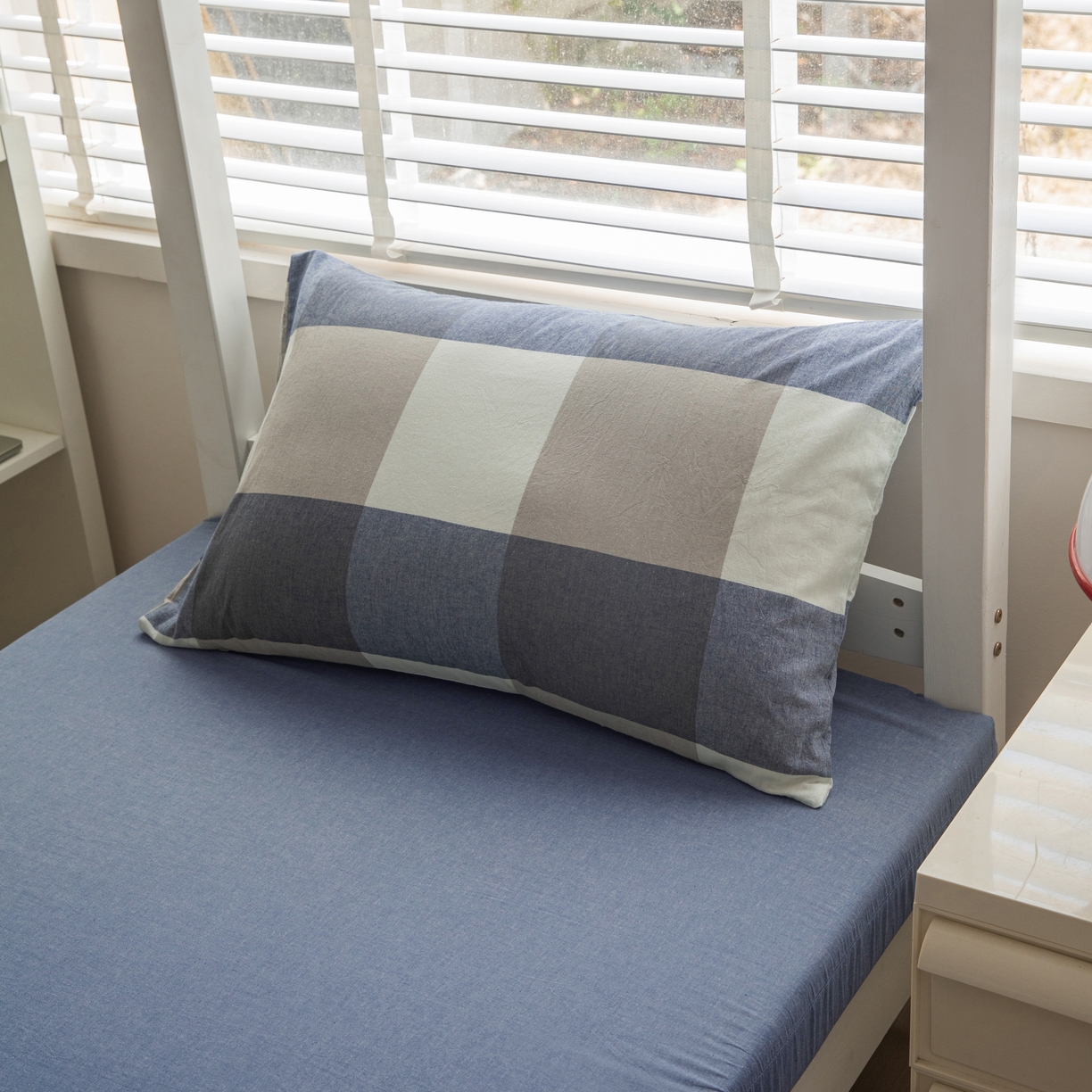 91家纺网 家纺一手货源 找家纺 柠萌家居 2025年新款色织A类学生宿舍床笠三件套床垫套 浅咖蓝