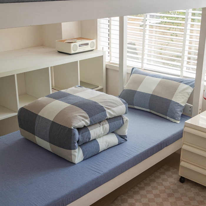 91家纺网 家纺一手货源 找家纺 柠萌家居 2025年新款色织A类学生宿舍床笠三件套床垫套 浅咖蓝