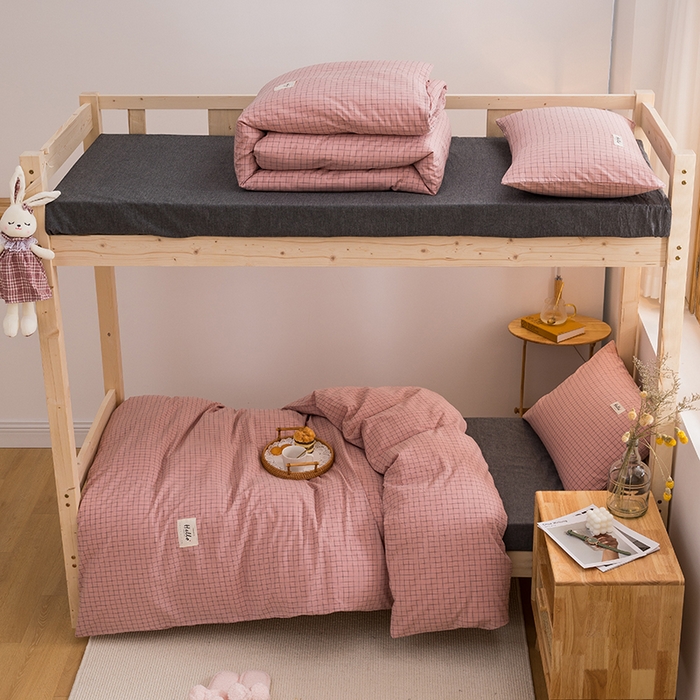 91家纺网 家纺一手货源 找家纺 柠萌家居 2025年新款色织A类学生宿舍床笠三件套床垫套 豆沙小格