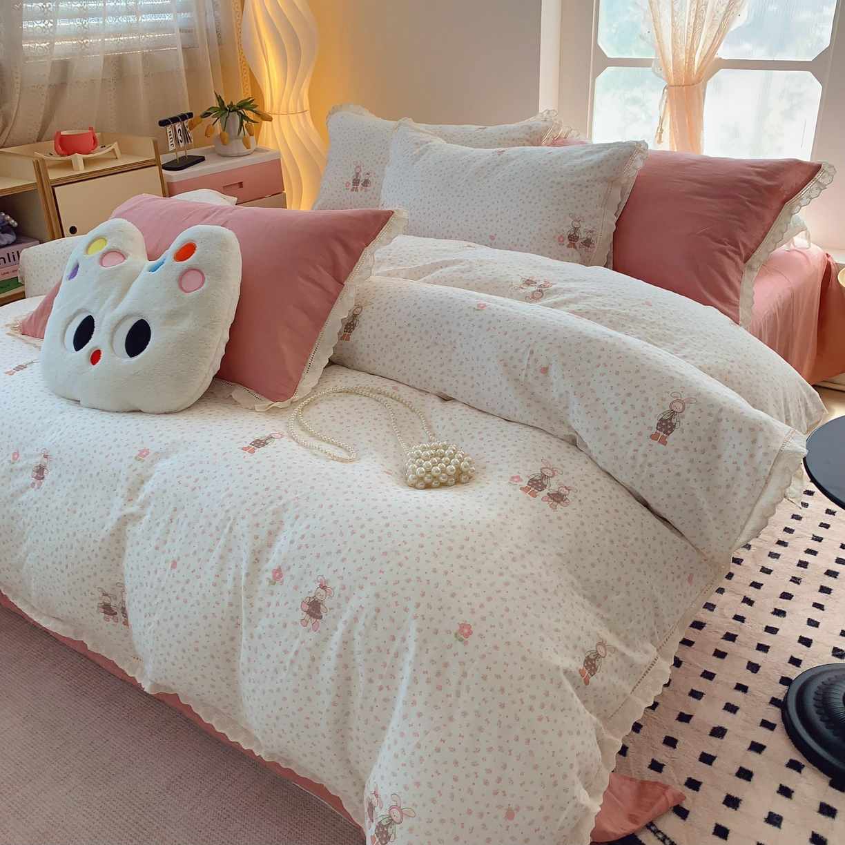 91家纺网 家纺一手货源 找家纺  奈萝家纺  2025新款全棉双层纱花边款四件套 童年月光