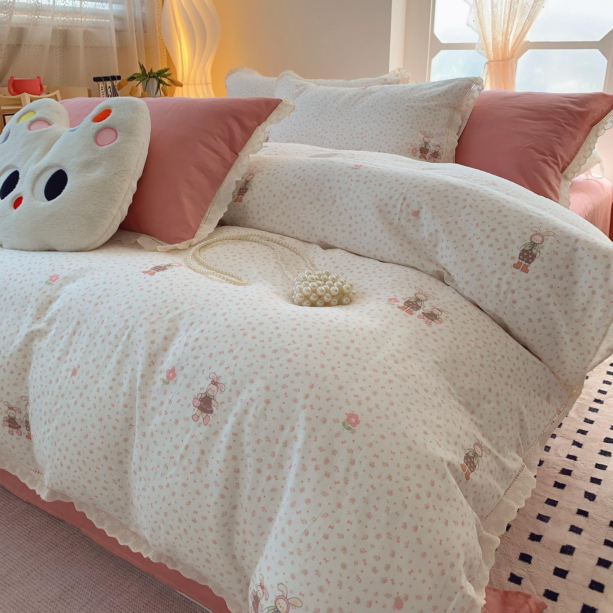 91家纺网 家纺一手货源 找家纺  奈萝家纺  2025新款全棉双层纱花边款四件套 童年月光