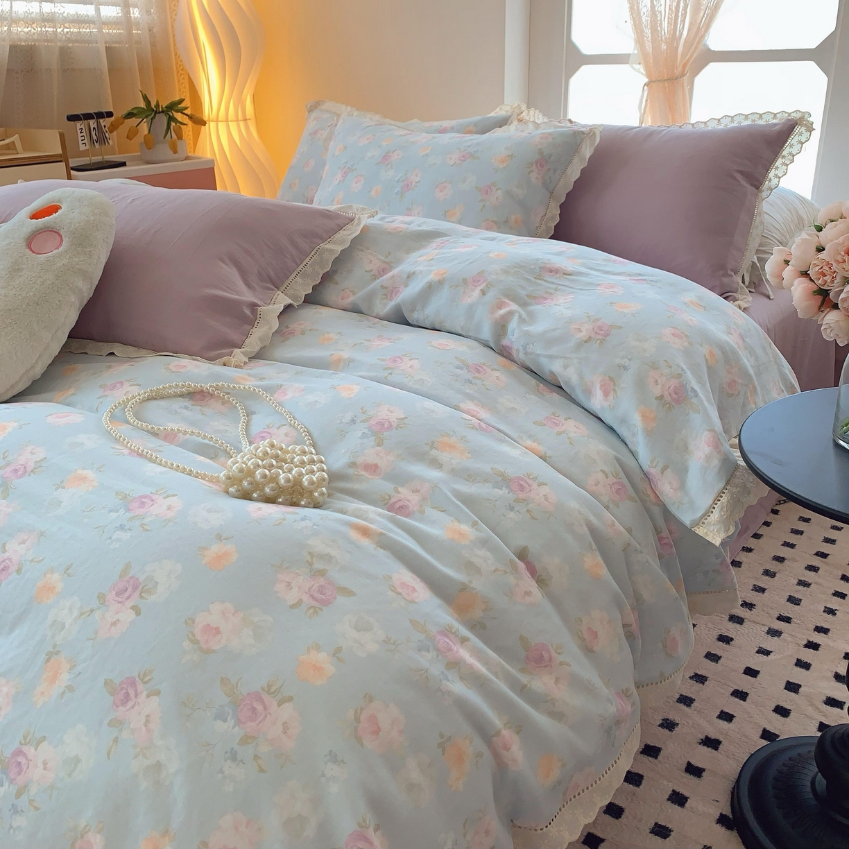 91家纺网 家纺一手货源 找家纺  奈萝家纺  2025新款全棉双层纱花边款四件套 韶华蓝