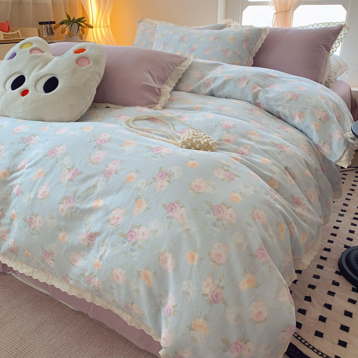 91家纺网 家纺一手货源 找家纺  奈萝家纺  2025新款全棉双层纱花边款四件套 韶华蓝