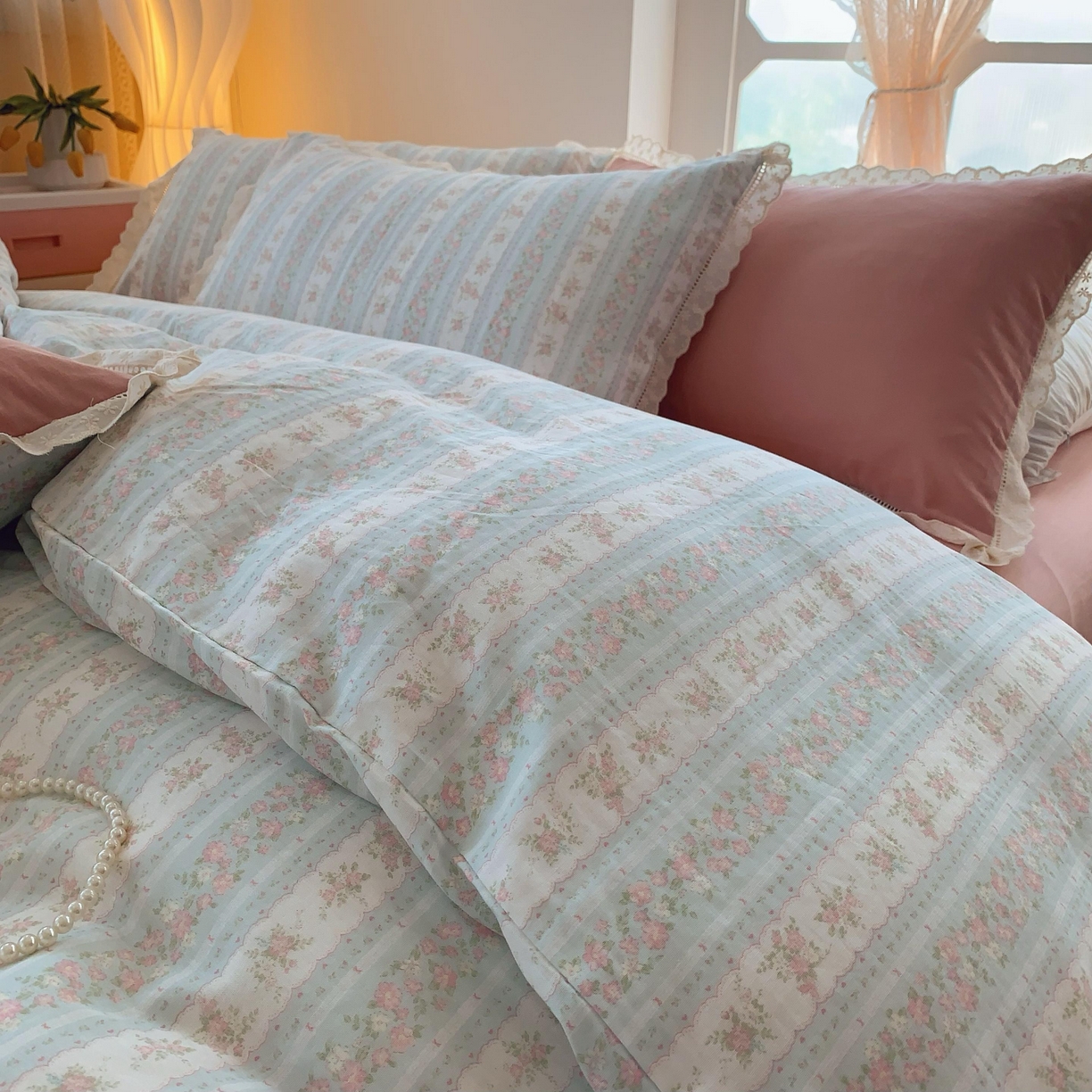 91家纺网 家纺一手货源 找家纺  奈萝家纺  2025新款全棉双层纱花边款四件套 花涧澈