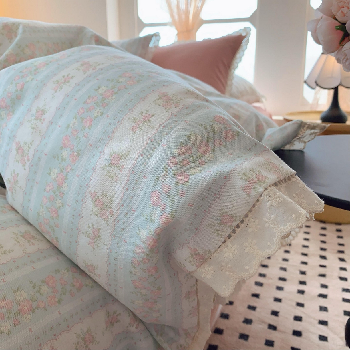 91家纺网 家纺一手货源 找家纺  奈萝家纺  2025新款全棉双层纱花边款四件套 花涧澈