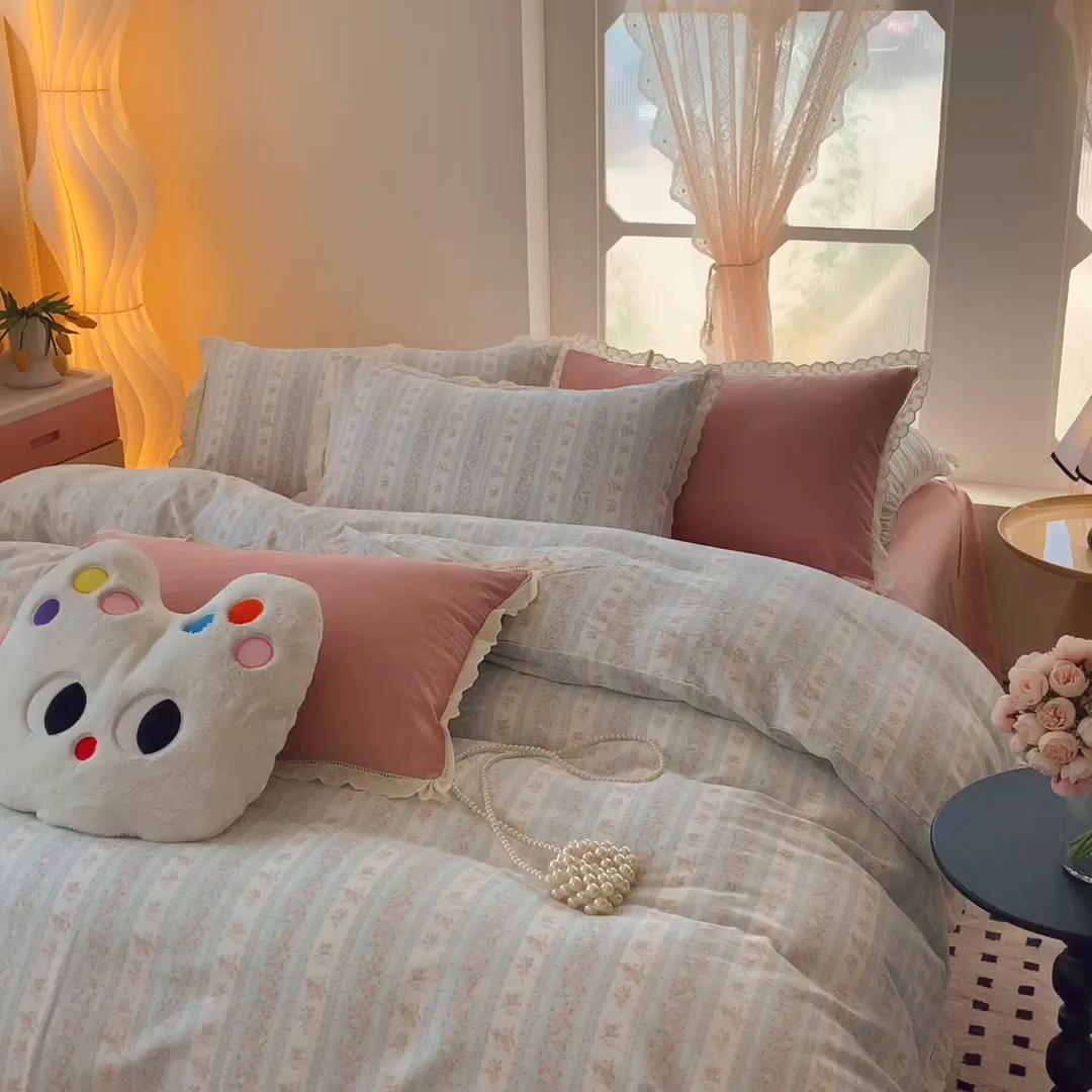 91家纺网 家纺一手货源 找家纺  奈萝家纺  2025新款全棉双层纱花边款四件套 花涧澈