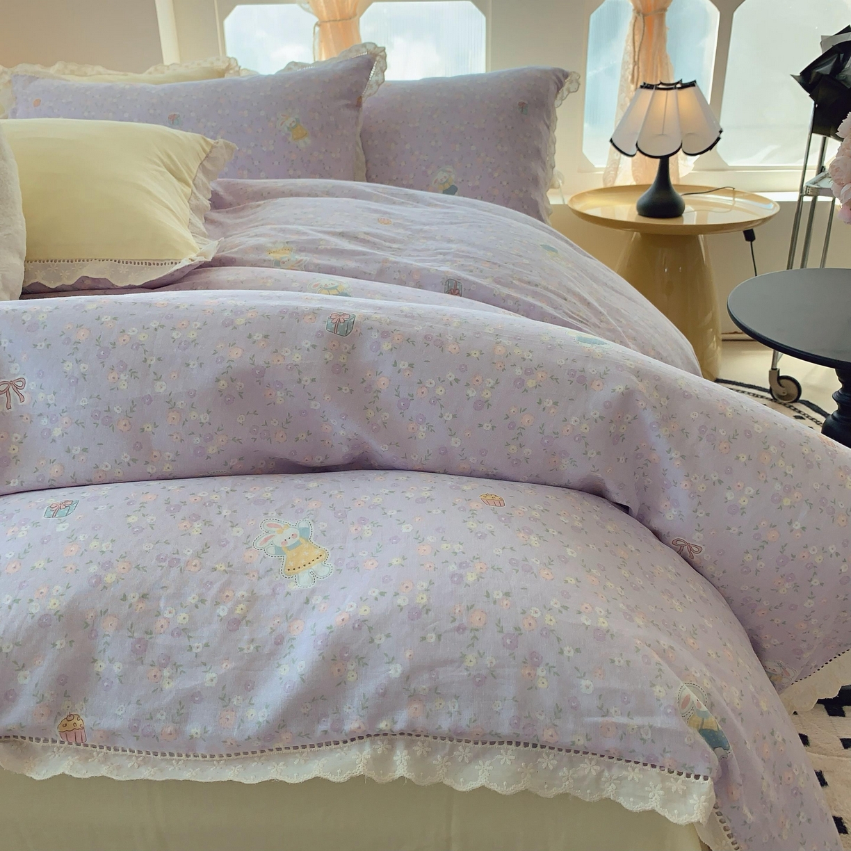 91家纺网 家纺一手货源 找家纺  奈萝家纺  2025新款全棉双层纱花边款四件套 可爱兔仔