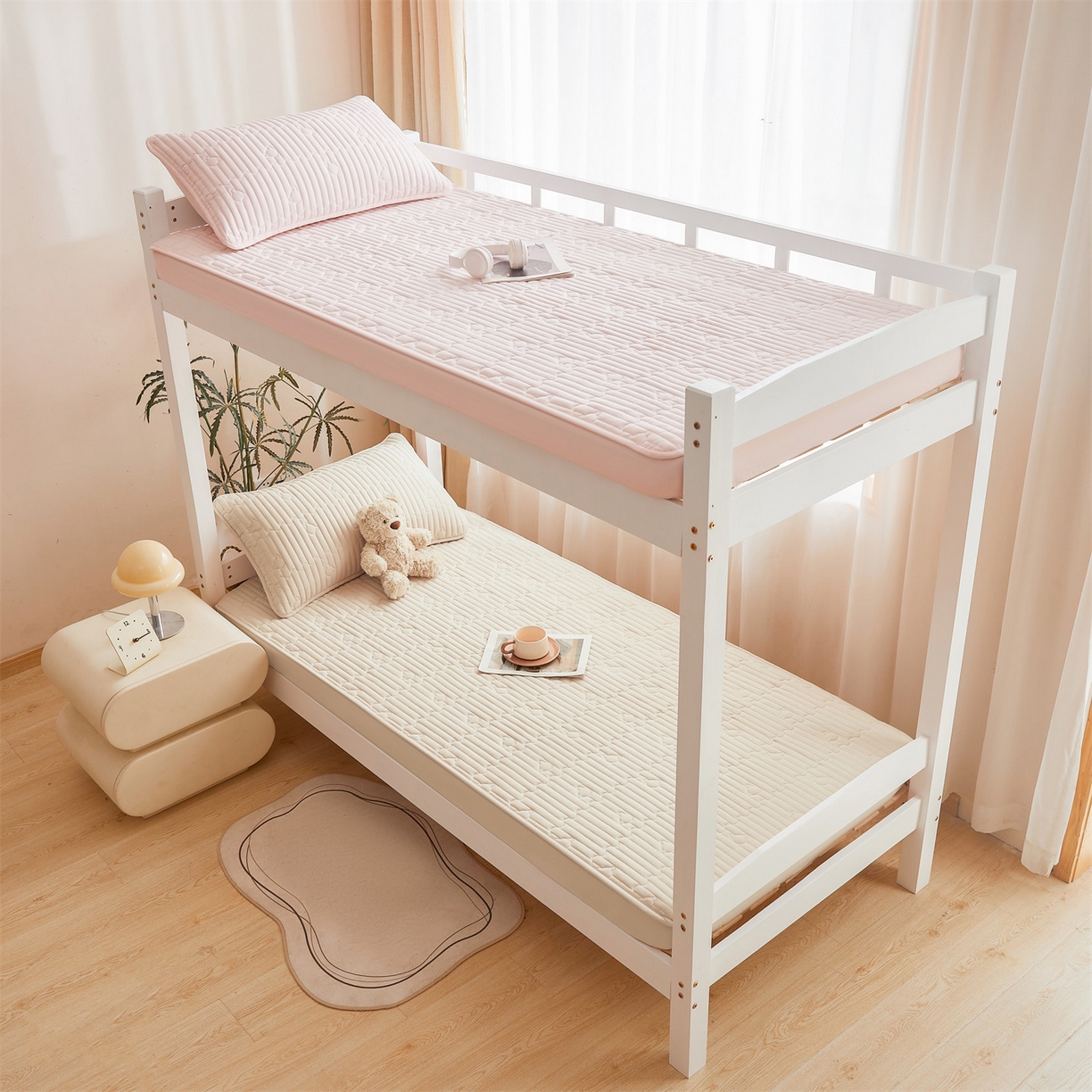 91家纺网 家纺一手货源 找家纺 雯豆家纺 2025新款四季款学生宿舍夹棉床笠上下铺床垫保护套 洛川-奶咖