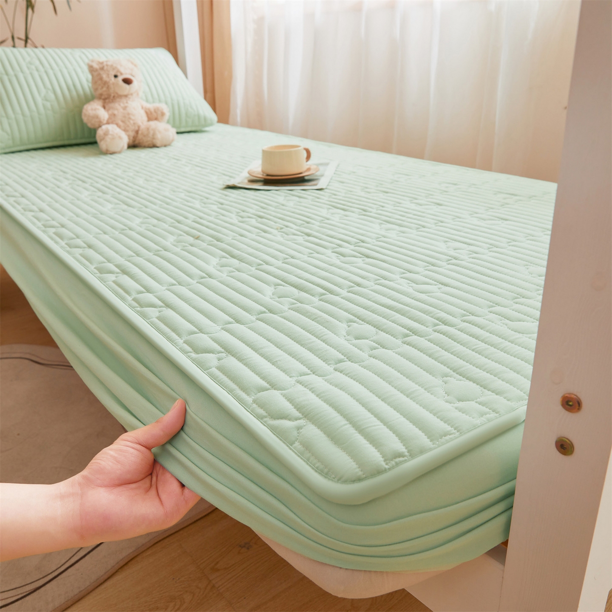 91家纺网 家纺一手货源 找家纺 雯豆家纺 2025新款四季款学生宿舍夹棉床笠上下铺床垫保护套 洛川-清雅绿