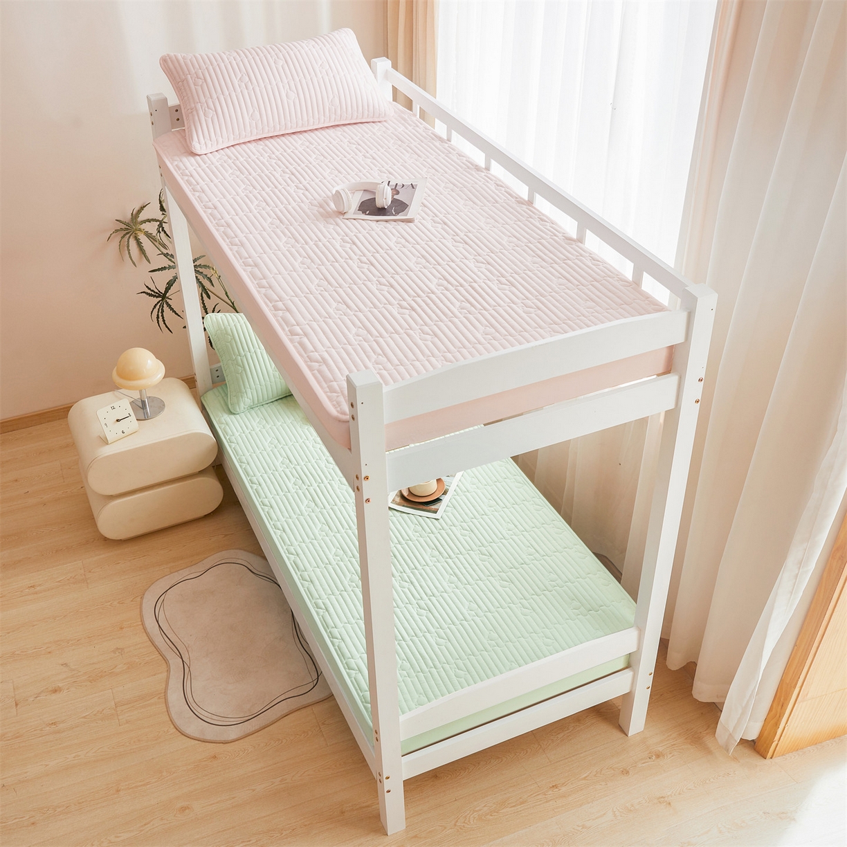 91家纺网 家纺一手货源 找家纺 雯豆家纺 2025新款四季款学生宿舍夹棉床笠上下铺床垫保护套 洛川-清雅绿