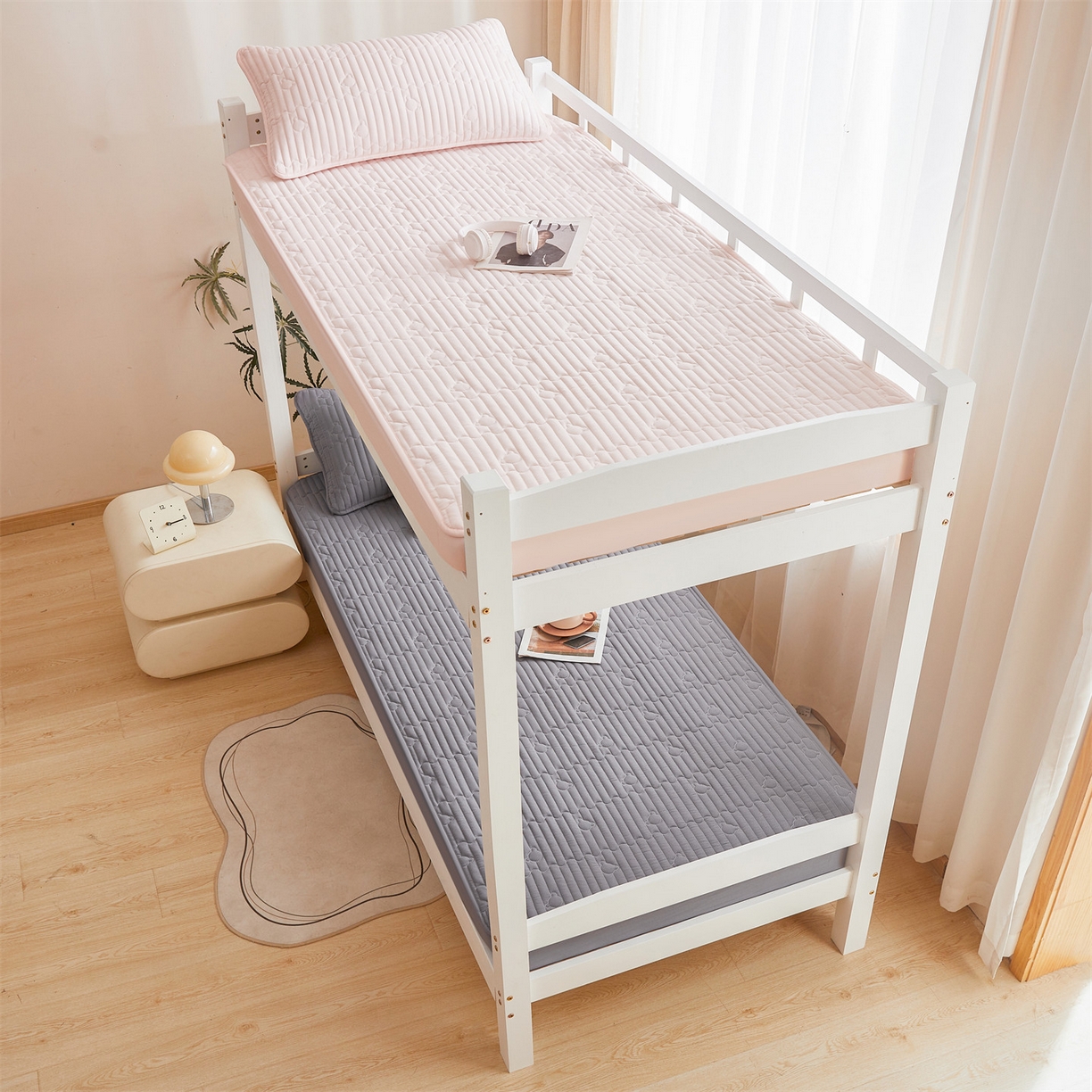 91家纺网 家纺一手货源 找家纺 雯豆家纺 2025新款四季款学生宿舍夹棉床笠上下铺床垫保护套 洛川-深空灰