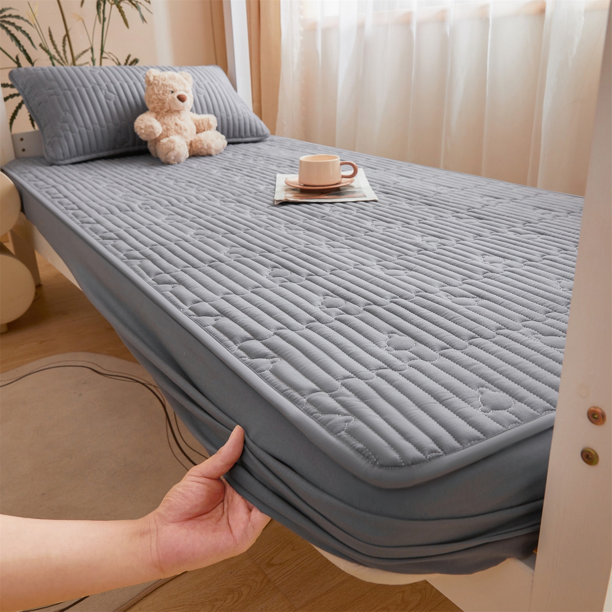 91家纺网 家纺一手货源 找家纺 雯豆家纺 2025新款四季款学生宿舍夹棉床笠上下铺床垫保护套 洛川-深空灰