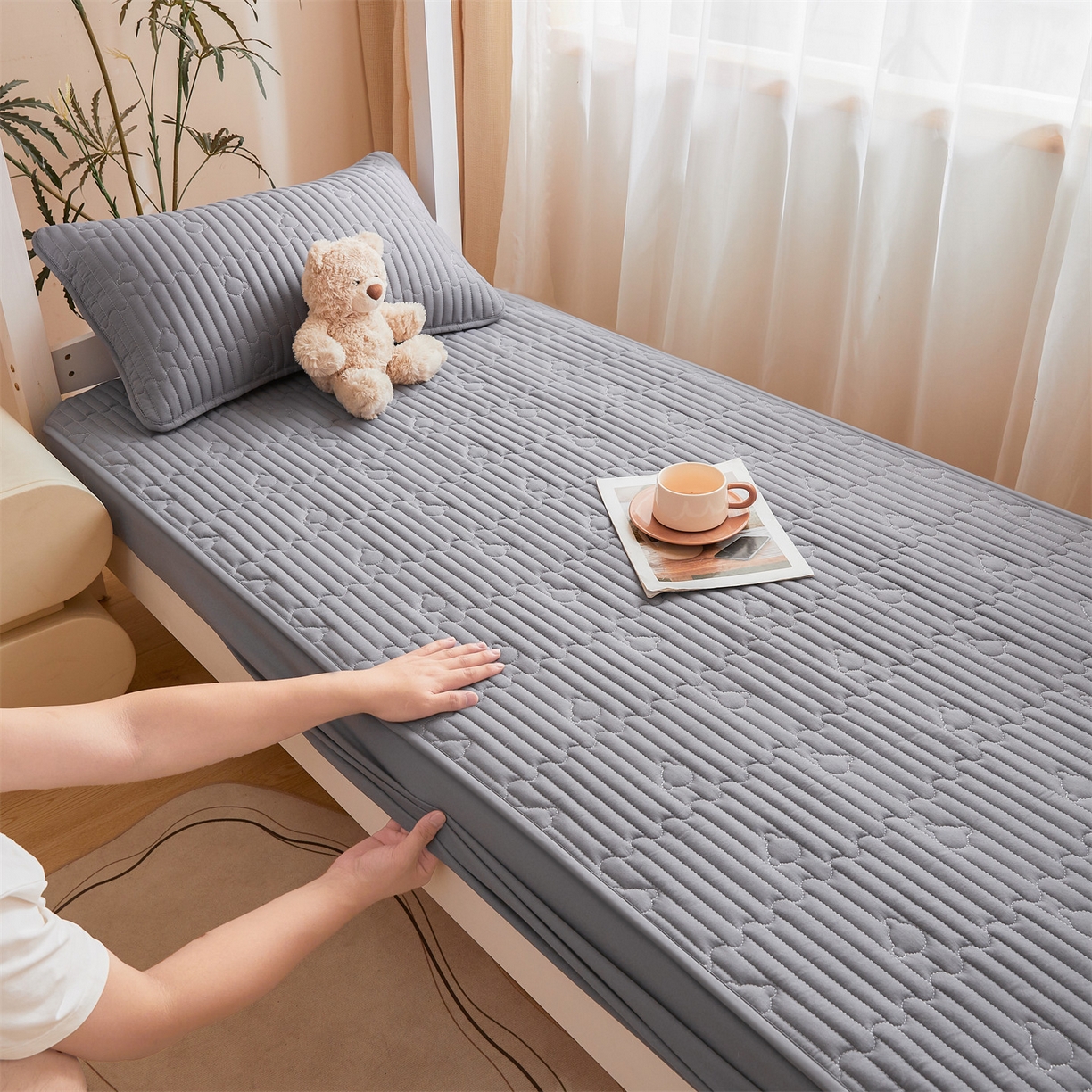 91家纺网 家纺一手货源 找家纺 雯豆家纺 2025新款四季款学生宿舍夹棉床笠上下铺床垫保护套 洛川-深空灰